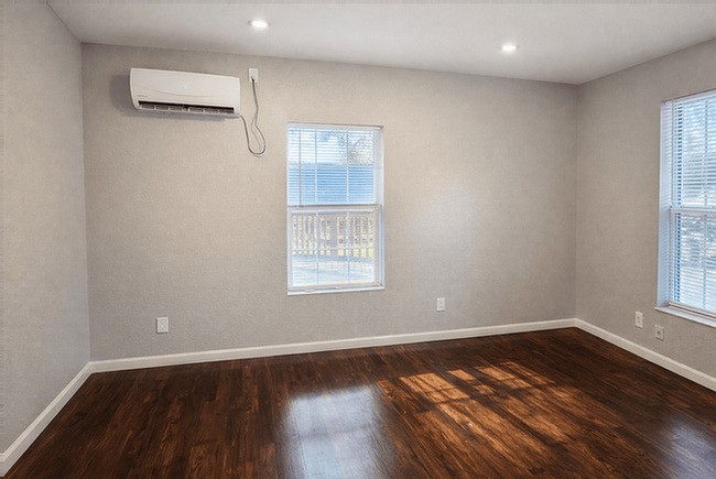 511 West Cleveland Street, Unit 2 Alvin, TX 77511 - Photo 6 of 6