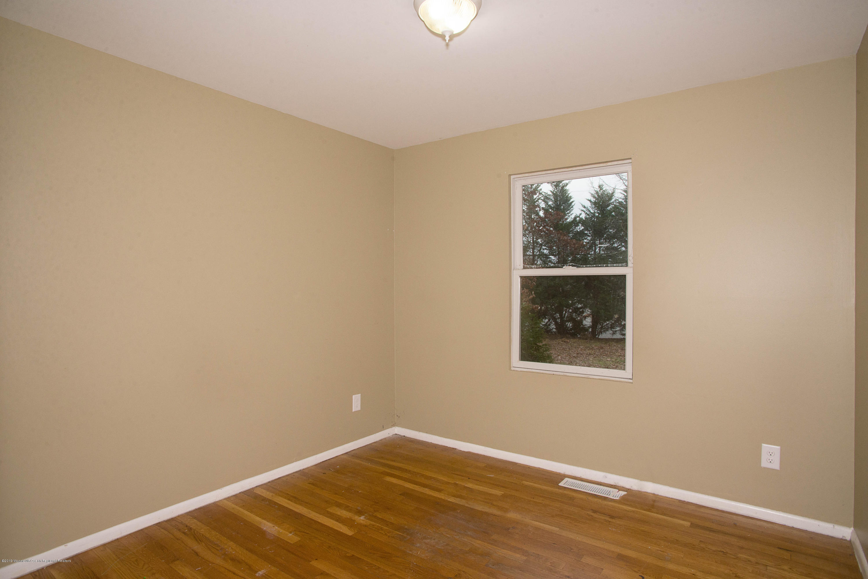 705 Gail Chambers Road Jackson, NJ 08527 - Photo 6 of 23 _RMJ2976 2nd bedroom