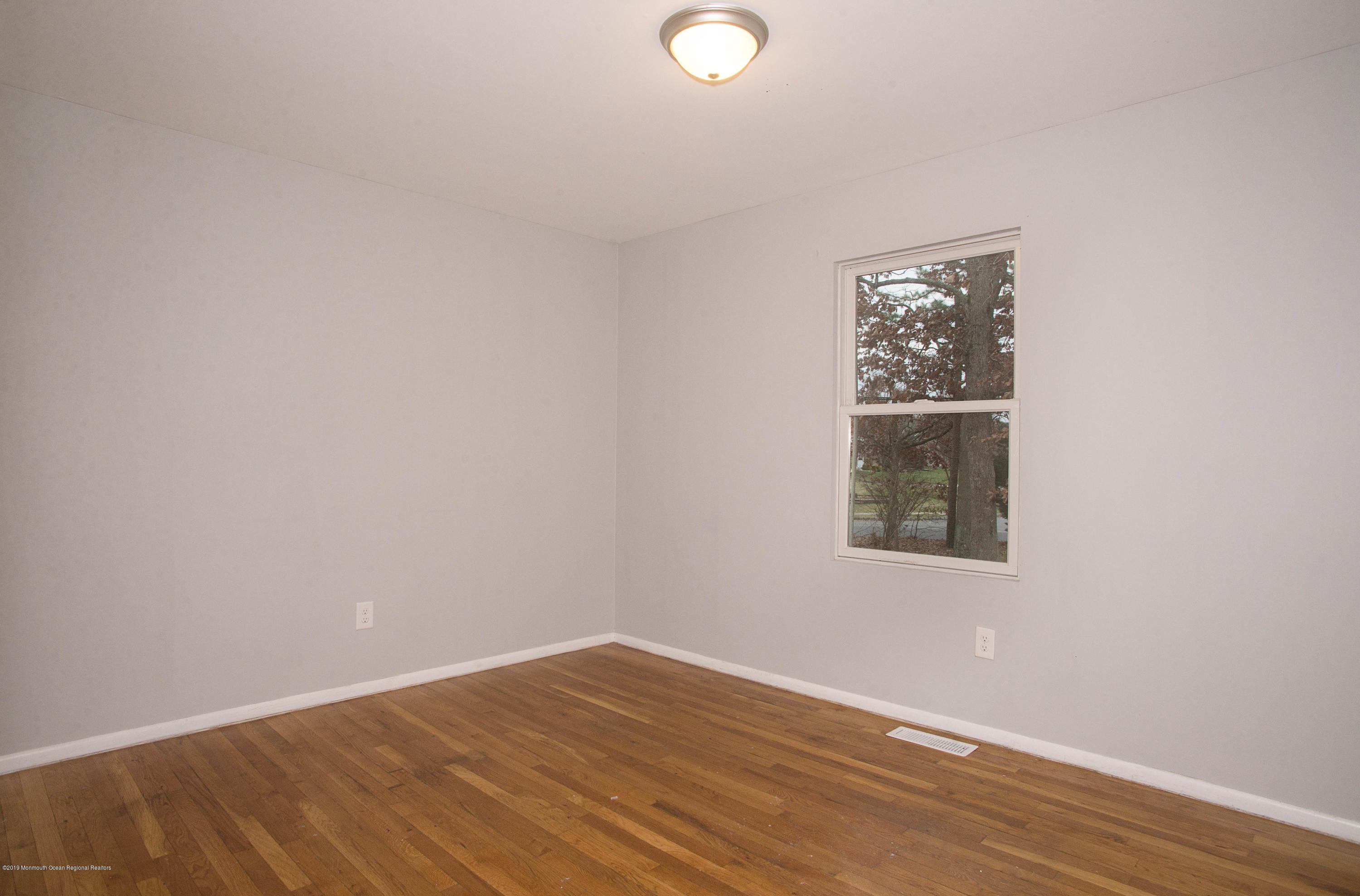 705 Gail Chambers Road Jackson, NJ 08527 - Photo 7 of 23 _RMJ2977 3rd bedroom