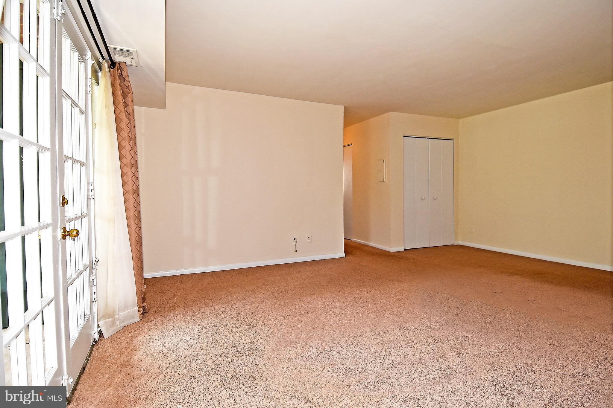 7097 Spring Garden Drive, Unit 103 Springfield, VA 22150 - Photo 25 of 30 Living Room