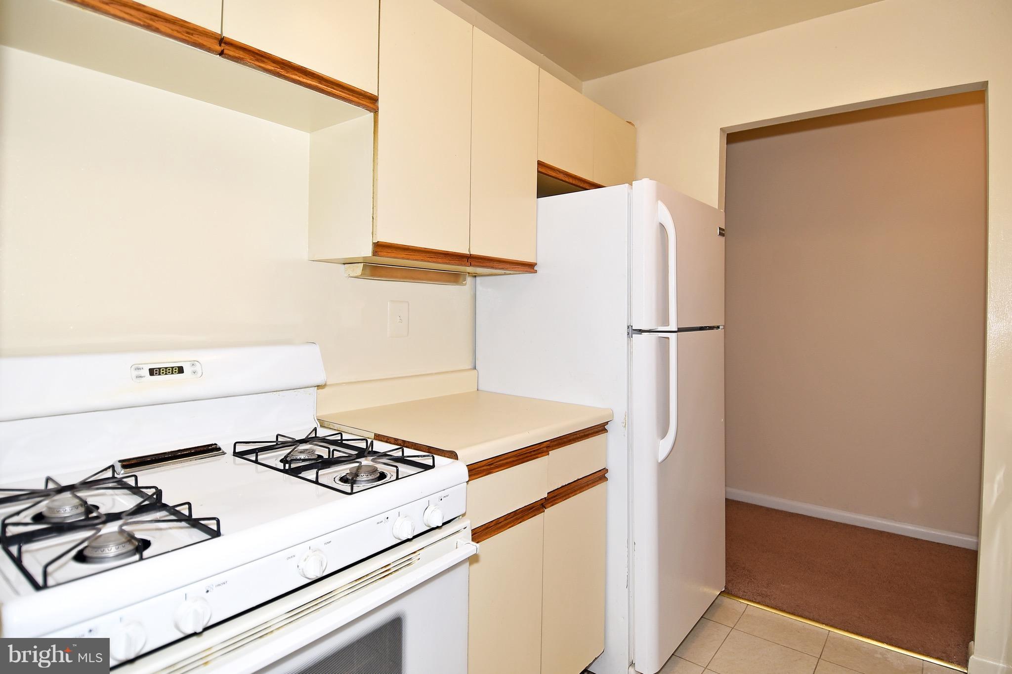 7097 Spring Garden Drive, Unit 103 Springfield, VA 22150 - Photo 5 of 30 Kitchen