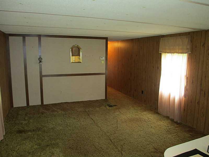 111 Slack Road Jeannette, PA 15644 - Photo 3 of 6 Living Room.