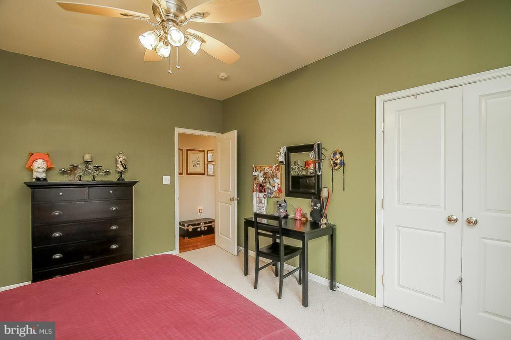 9097 Roaring Spring Loop Bristow, VA 20136 - Photo 21 of 29 Bedroom