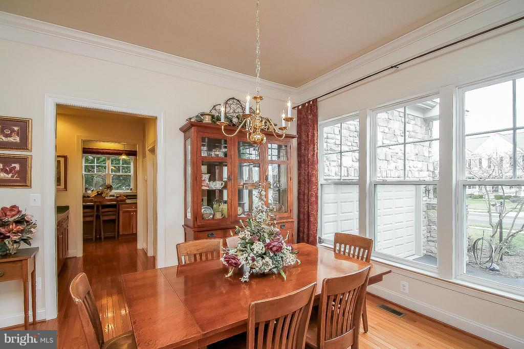 9097 Roaring Spring Loop Bristow, VA 20136 - Photo 4 of 29 Dining Room
