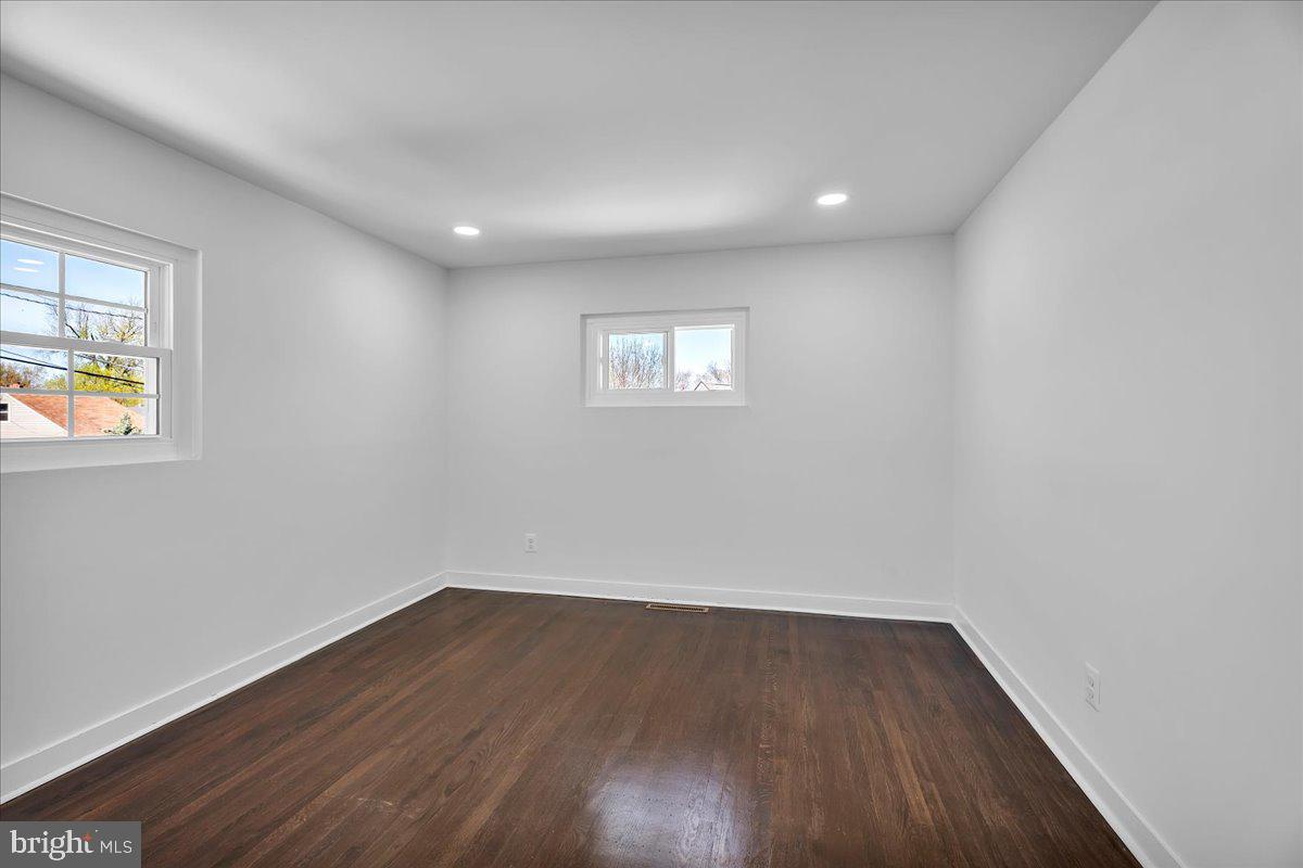 328 Keller Road Glendora, NJ 08029 - Photo 12 of 25 Bright and airy blank canvas space.