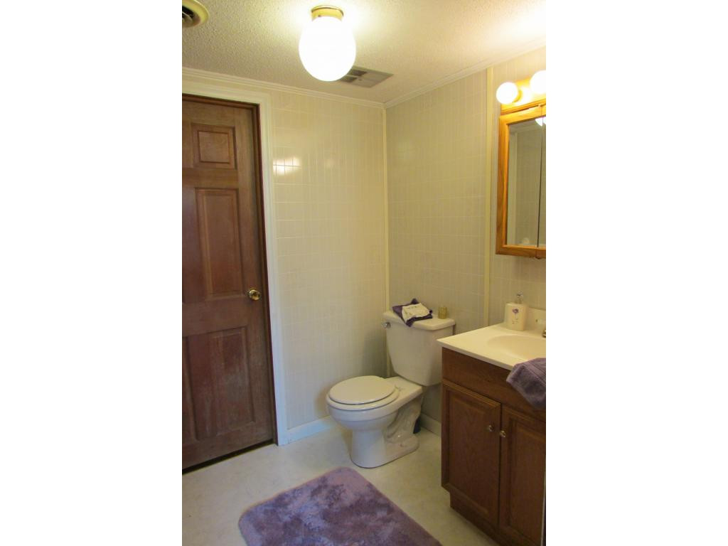 118 Wonder Valley Road Bristol, TN 37620 - Photo 18 of 36 Half Bath