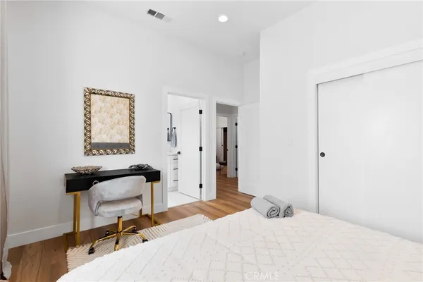 a view of a house with entryway