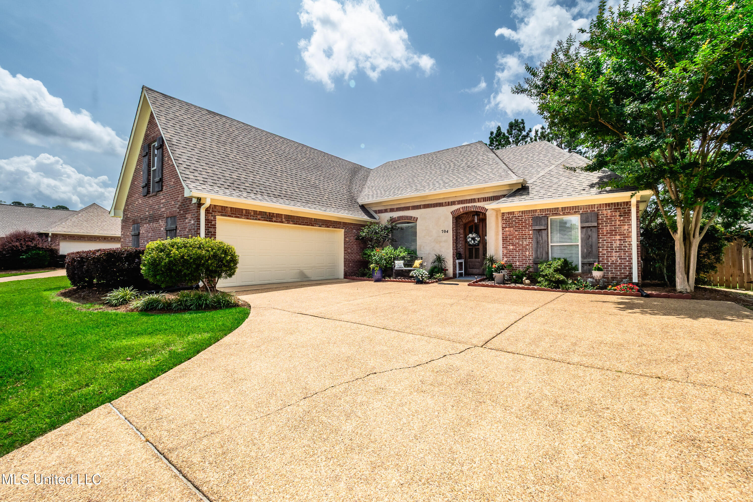 704 Tortoise Ridge Brandon, MS 39047 - Photo 2 of 40 P6040037-Edit