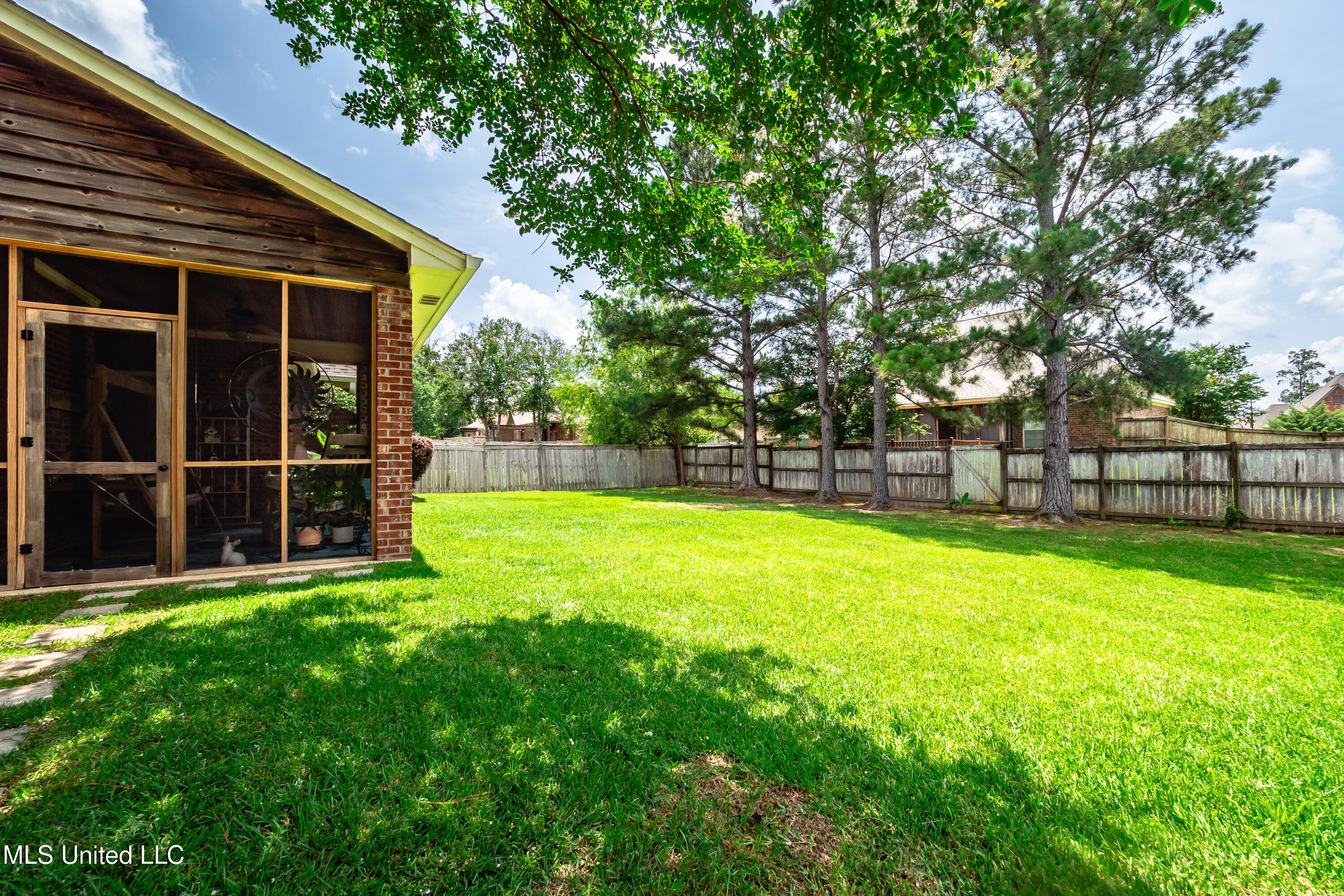 704 Tortoise Ridge Brandon, MS 39047 - Photo 37 of 40 P6040074