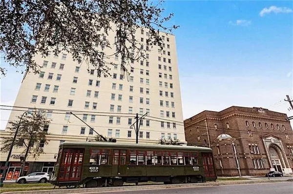 $1,600 | 1205 St Charles Avenue, Unit 209, New Orleans, LA 70130