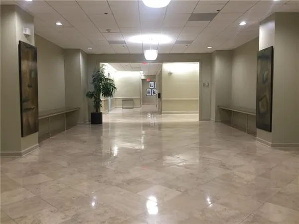 $1,600 | 1205 St Charles Avenue, Unit 209, New Orleans, LA 70130