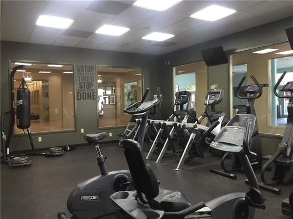 $1,600 | 1205 St Charles Avenue, Unit 209, New Orleans, LA 70130