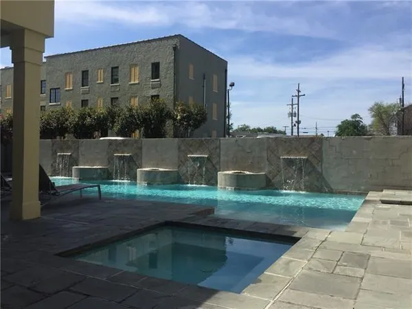 $1,600 | 1205 St Charles Avenue, Unit 209, New Orleans, LA 70130