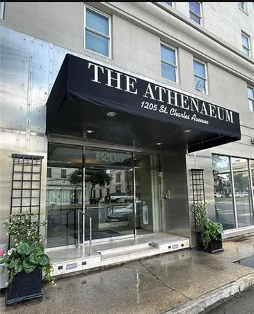 $1,600 | 1205 St Charles Avenue, Unit 209, New Orleans, LA 70130