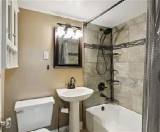 $1,600 | 1205 St Charles Avenue, Unit 209, New Orleans, LA 70130