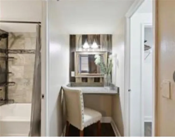 $1,600 | 1205 St Charles Avenue, Unit 209, New Orleans, LA 70130