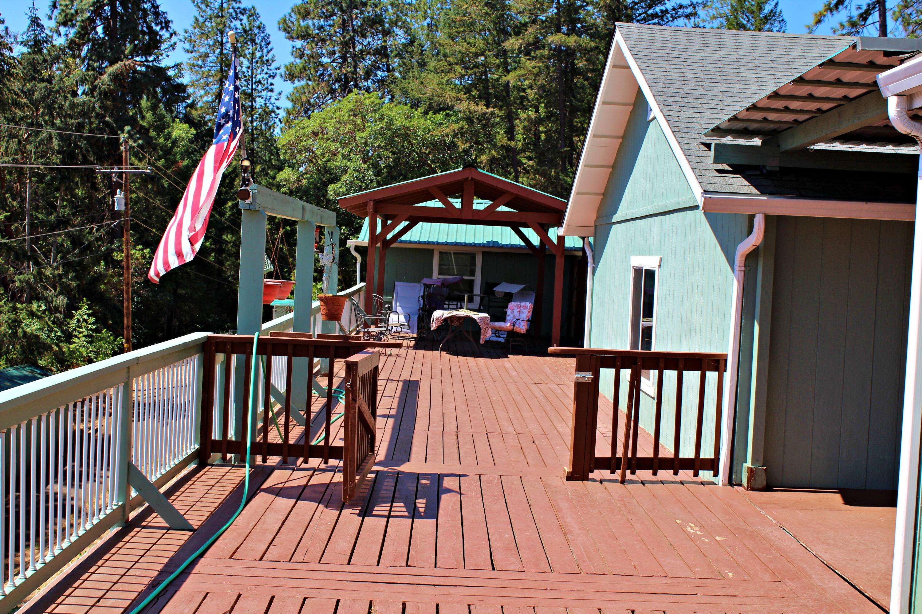 7732 North Applegate Road Grants Pass, OR 97527 - Photo 39 of 40 Deck