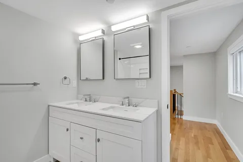 $4,000 | 56 Franklin Street, Unit B, Somerville, MA 02145