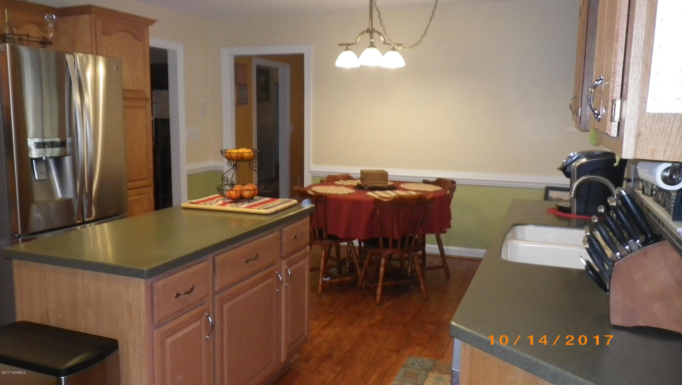 1247 North Bryan Road Jacksonville, NC 28546 - Photo 5 of 32 eating area in kitchen