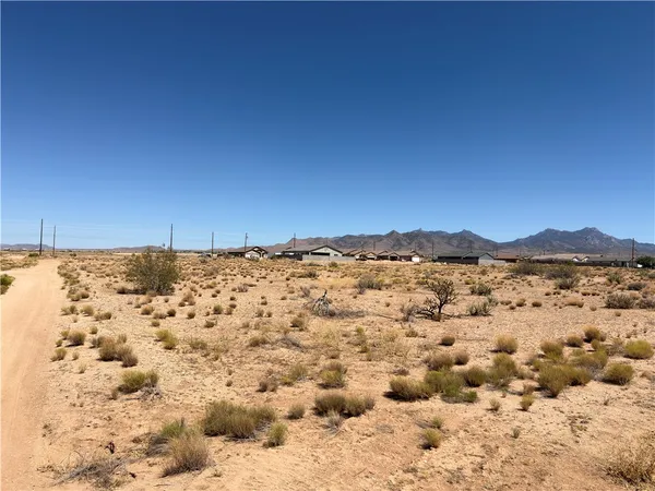 $9,500 | 311-04-333 311-04-333 Apache, Kingman, AZ 86401