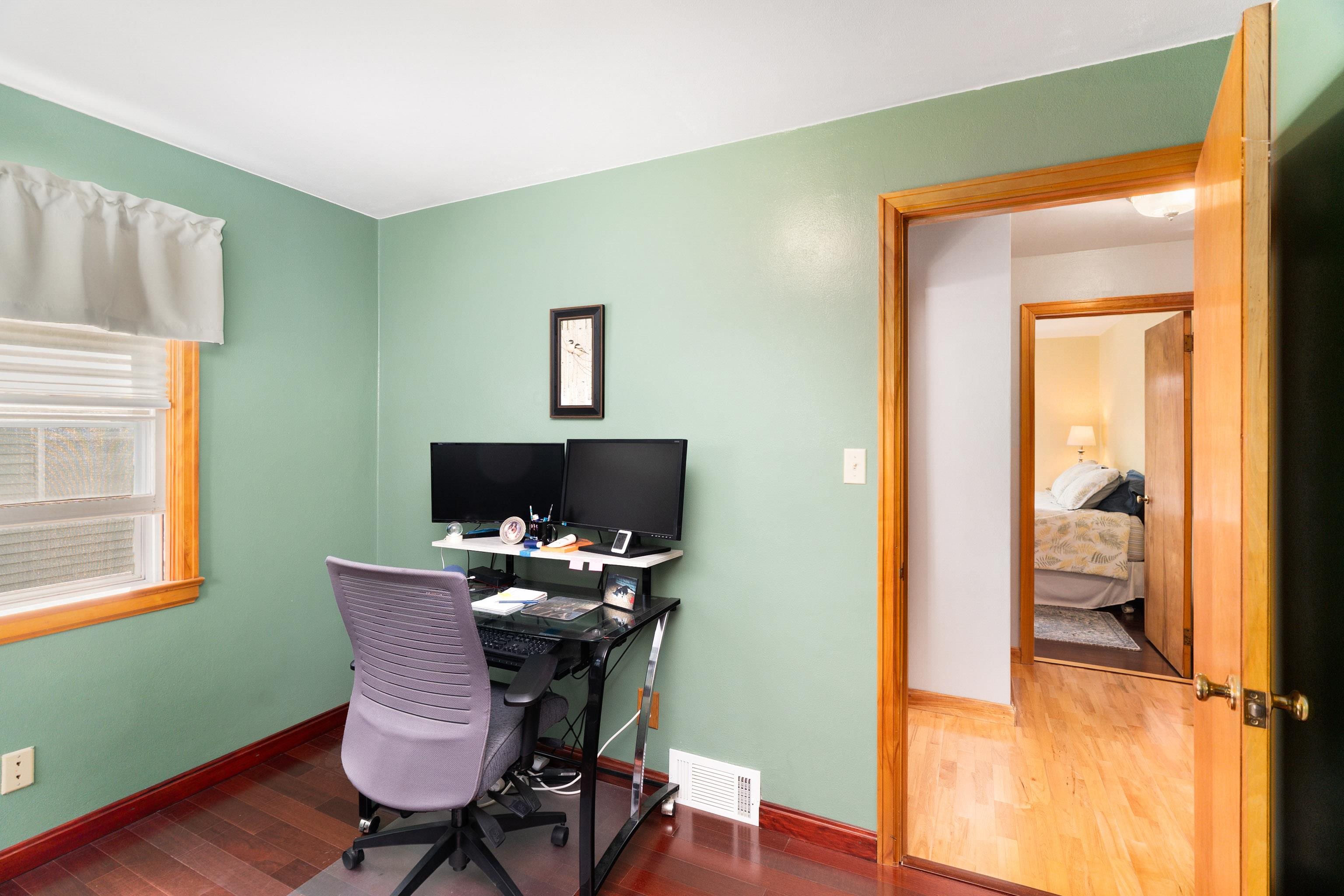 4621 Oneida Street Duluth, MN 55804 - Photo 24 of 47 Office space featuring dark wood-style flooring and baseboards