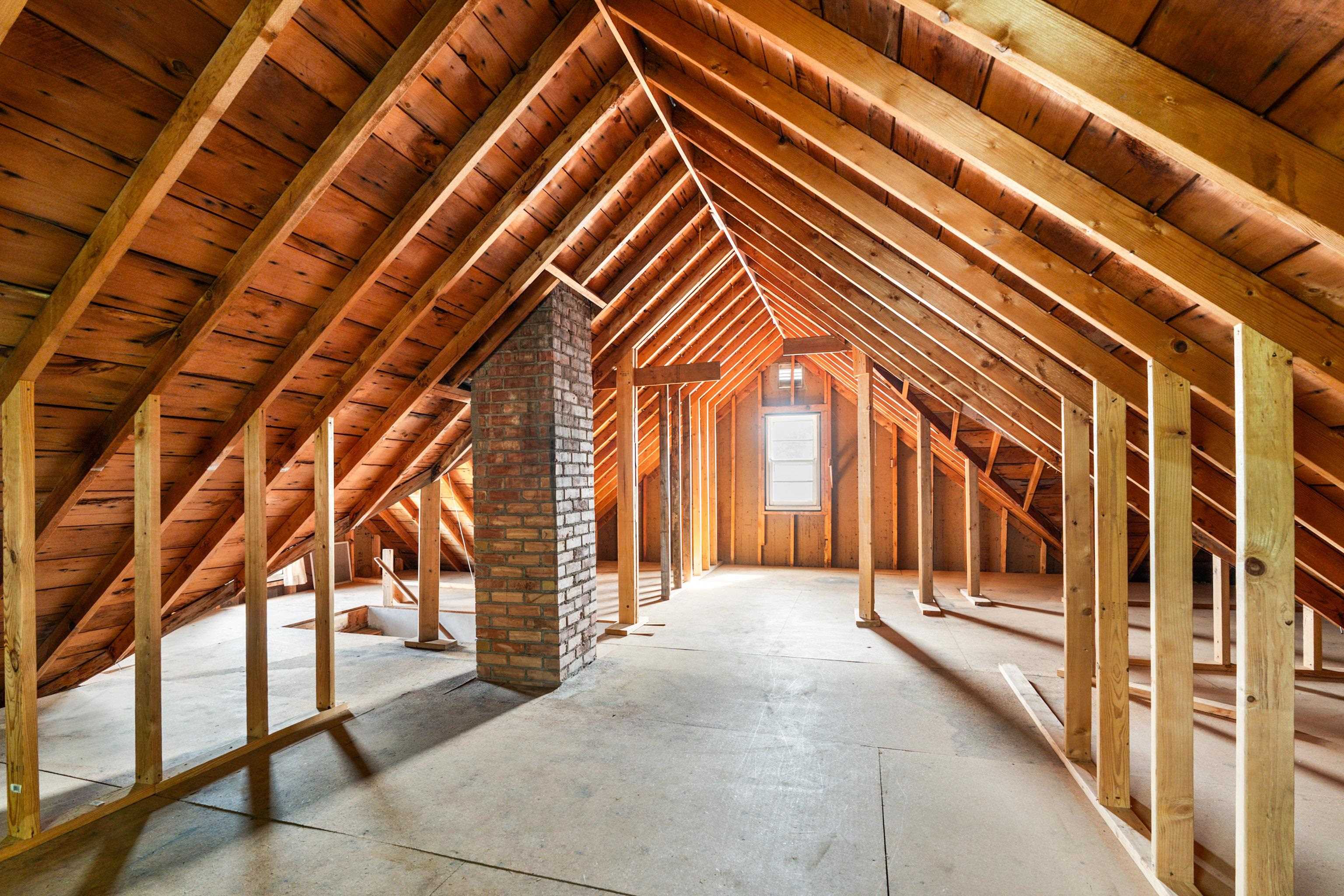 4621 Oneida Street Duluth, MN 55804 - Photo 28 of 47 View of unfinished attic