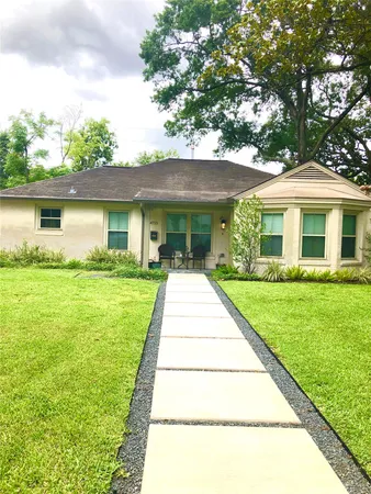 $2,800 | 4715 Laurel Street, Bellaire, TX 77401