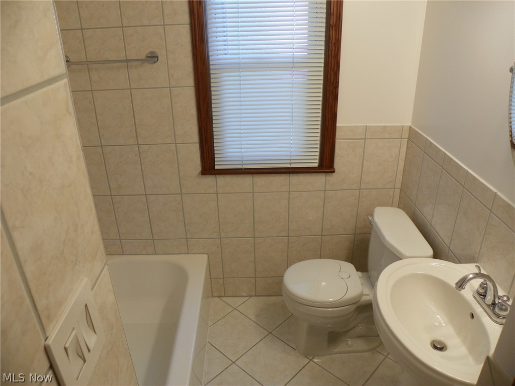 9328 Snow Road Cleveland, OH 44130 - Photo 11 of 19