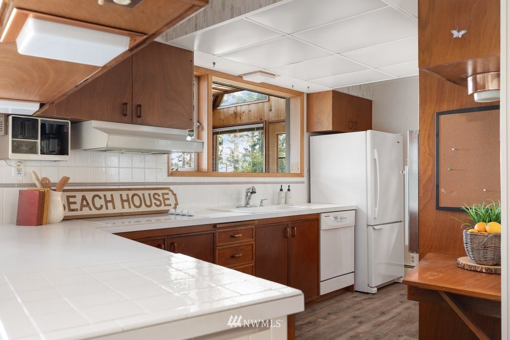 6907 Salmon Beach Road Anacortes, WA 98221 - Photo 13 of 40