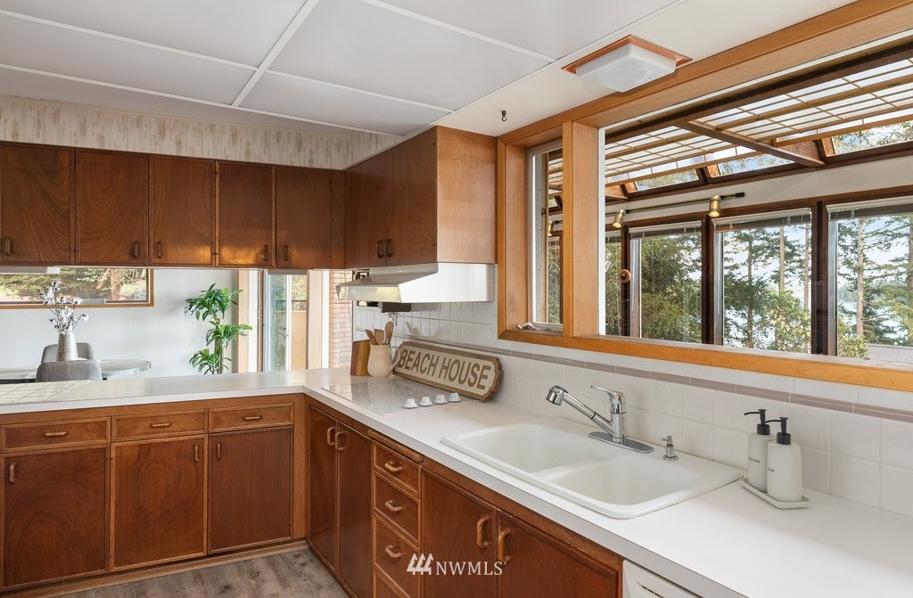 6907 Salmon Beach Road Anacortes, WA 98221 - Photo 14 of 40