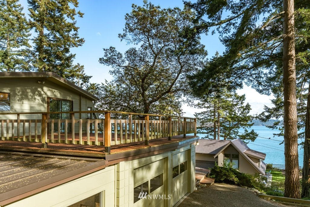 6907 Salmon Beach Road Anacortes, WA 98221 - Photo 4 of 40