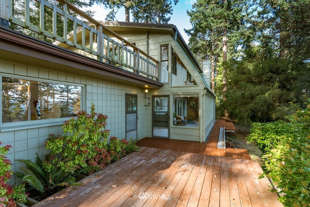 6907 Salmon Beach Road Anacortes, WA 98221 - Photo 36 of 40