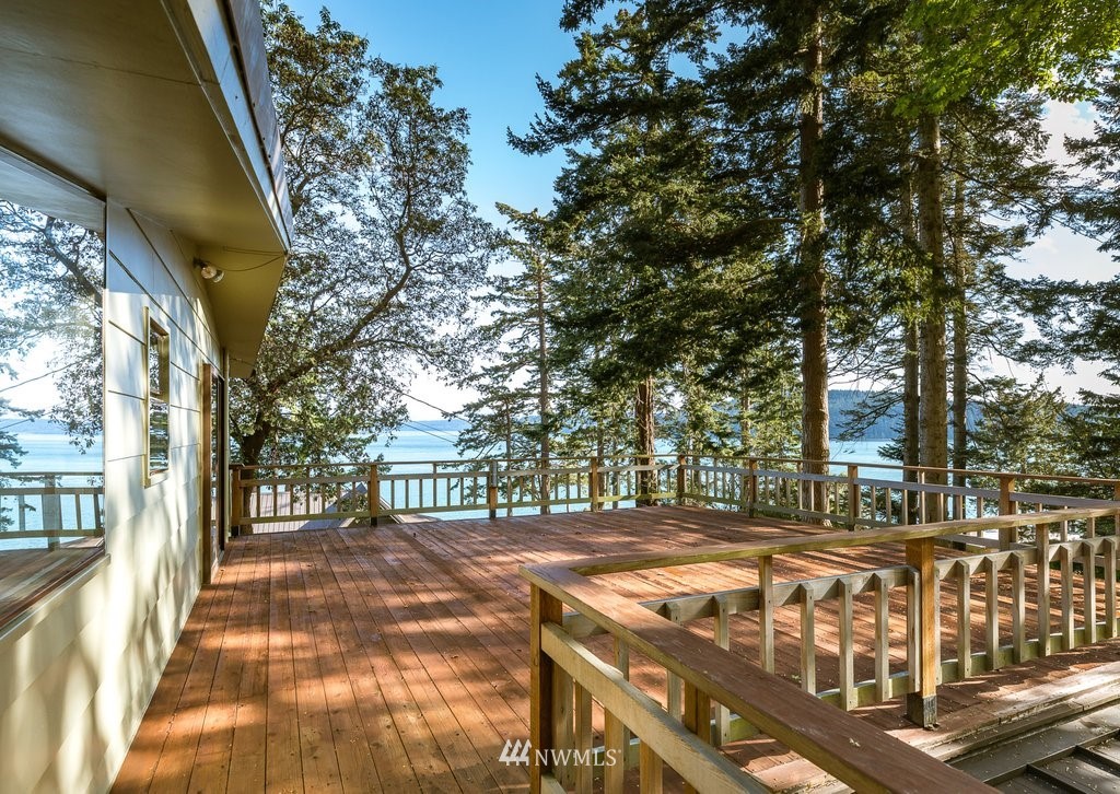 6907 Salmon Beach Road Anacortes, WA 98221 - Photo 5 of 40