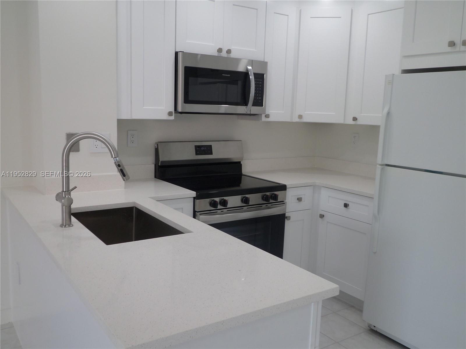 2154 West 60th Street, Unit 12215 Hialeah, FL 33016 - Photo 4 of 15