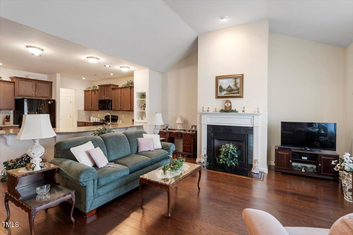 06-4712 Bright Pebble Court [2048841]_06