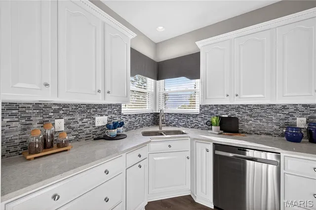 $595,000 | 219 Braddock Way, St. Peters, MO 63376