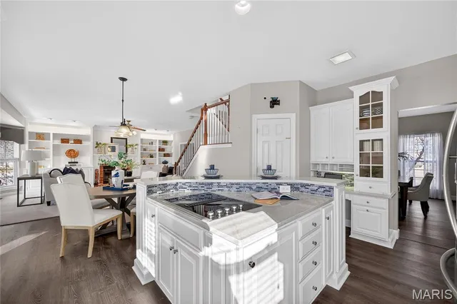 $595,000 | 219 Braddock Way, St. Peters, MO 63376