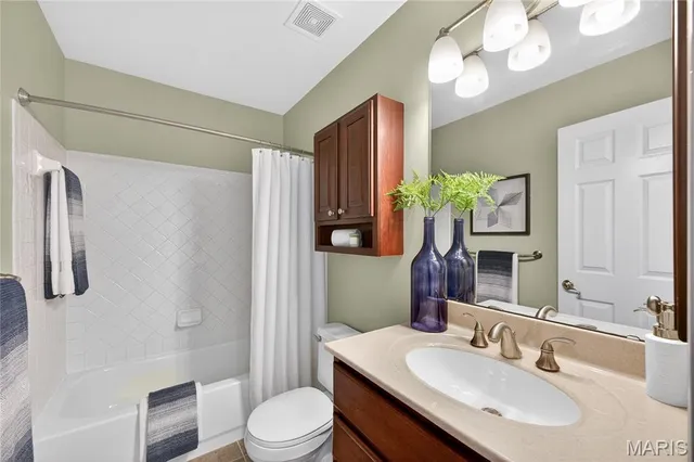 $595,000 | 219 Braddock Way, St. Peters, MO 63376