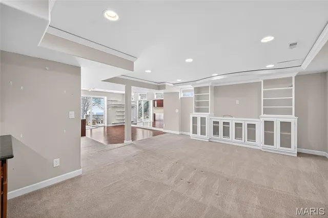 $595,000 | 219 Braddock Way, St. Peters, MO 63376