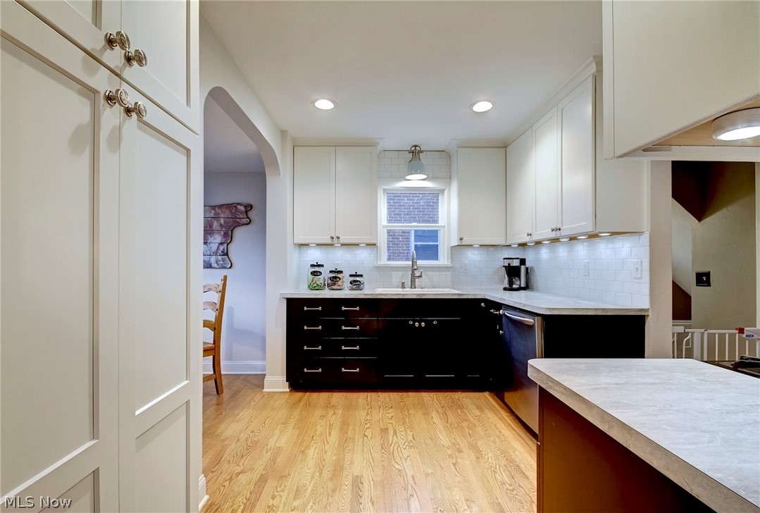 15524 Greenway Road Cleveland, OH 44111 - Photo 11 of 33 Gallery Image 11