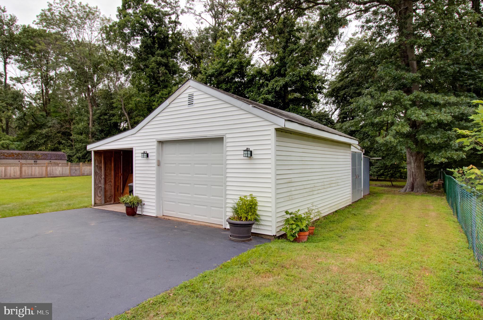 343 Rutgers Avenue Hamilton, NJ 08619 - Photo 29 of 32