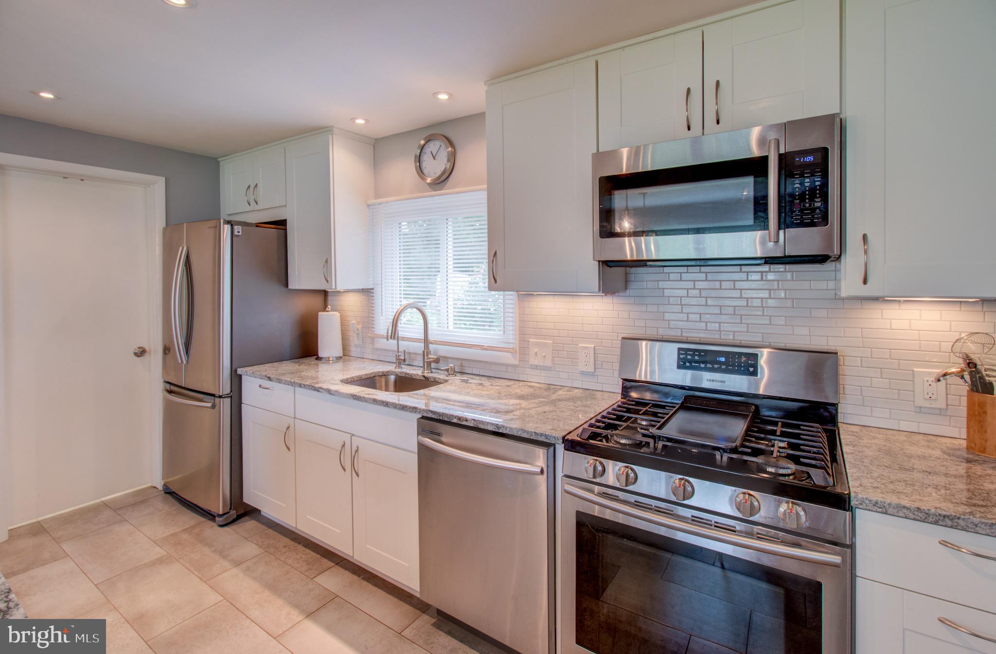 343 Rutgers Avenue Hamilton, NJ 08619 - Photo 5 of 32