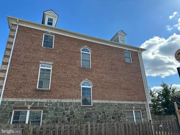 $3,850 | 4170 Morrisons Way, Fairfax, VA 22030