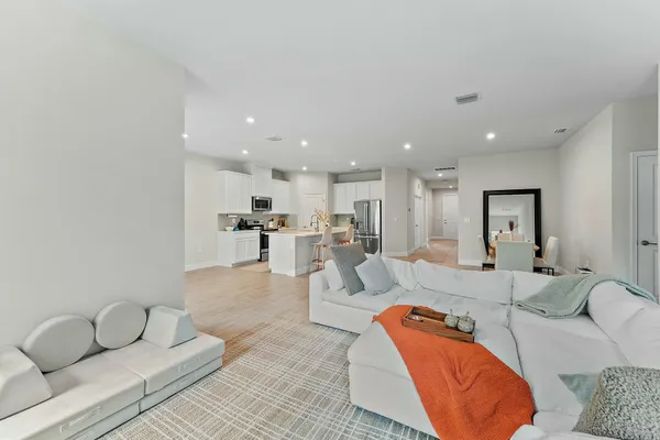 $3,850 | 200 Southwest Pomeroy Street, Stuart, FL 34997