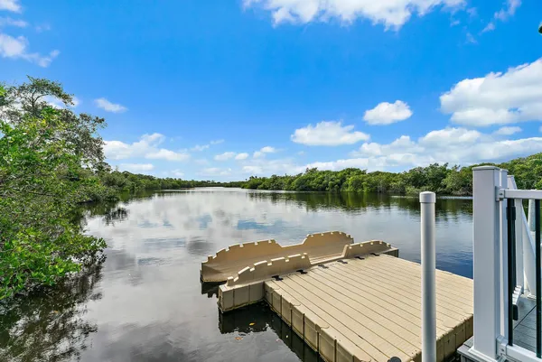 $3,850 | 200 Southwest Pomeroy Street, Stuart, FL 34997