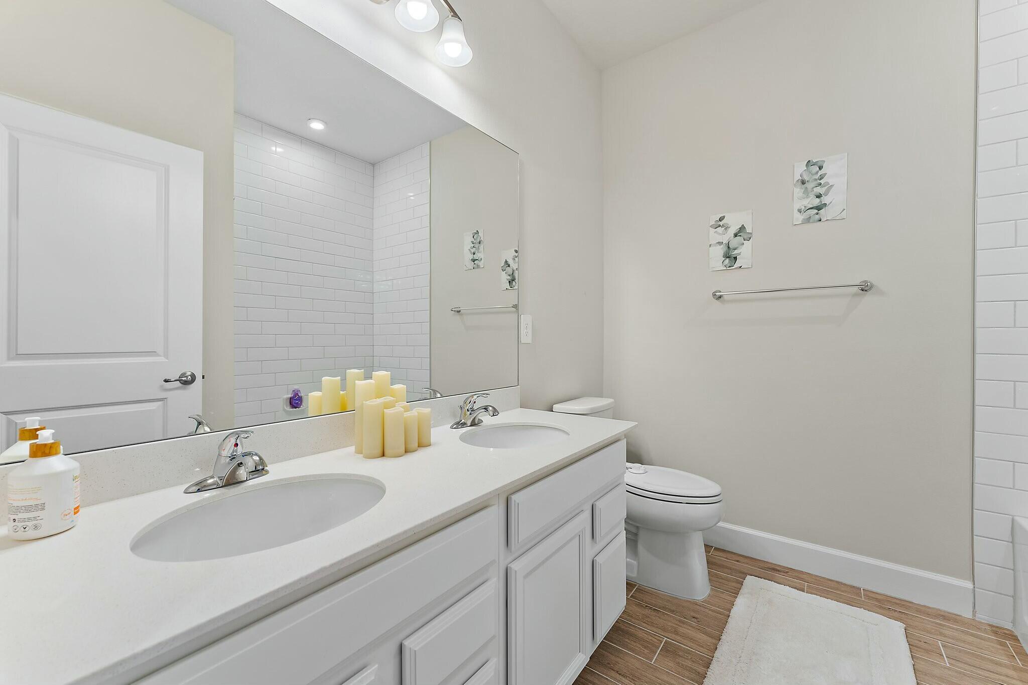 200 Southwest Pomeroy Street Stuart, FL 34997 - Photo 10 of 76 tempImageoTr4dO