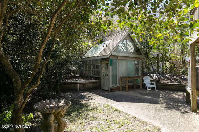 5 Shell Court Surf City, NC 28445 - Photo 24 of 28 back yard green house