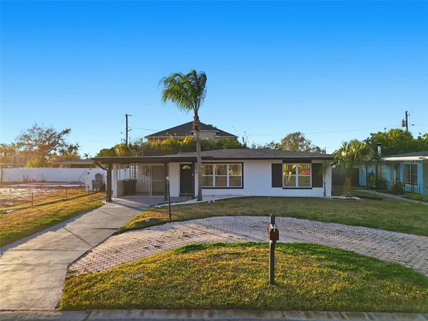 $3,400 | 2470 Del Rio Way, Dunedin, FL 34698