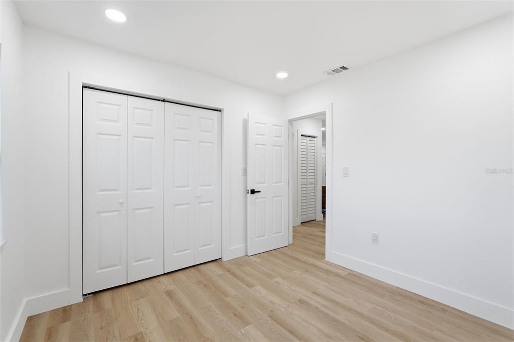 2470 Del Rio Way Dunedin, FL 34698 - Photo 19 of 39