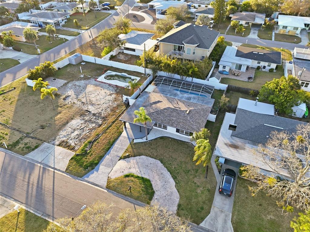2470 Del Rio Way Dunedin, FL 34698 - Photo 2 of 39